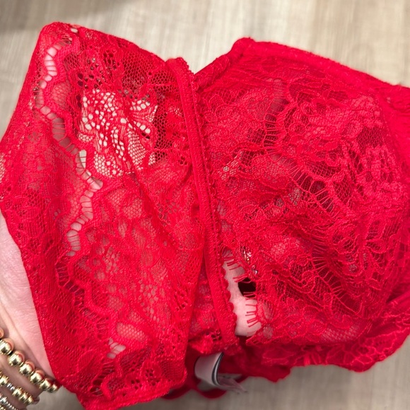 Victoria’s Secret Lingerie Set - Picture 8 of 8